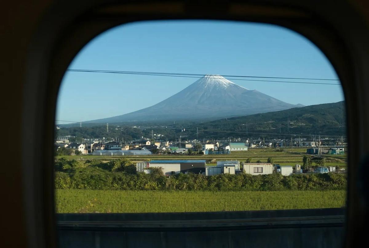 El Fuji por la ventanilla del tren