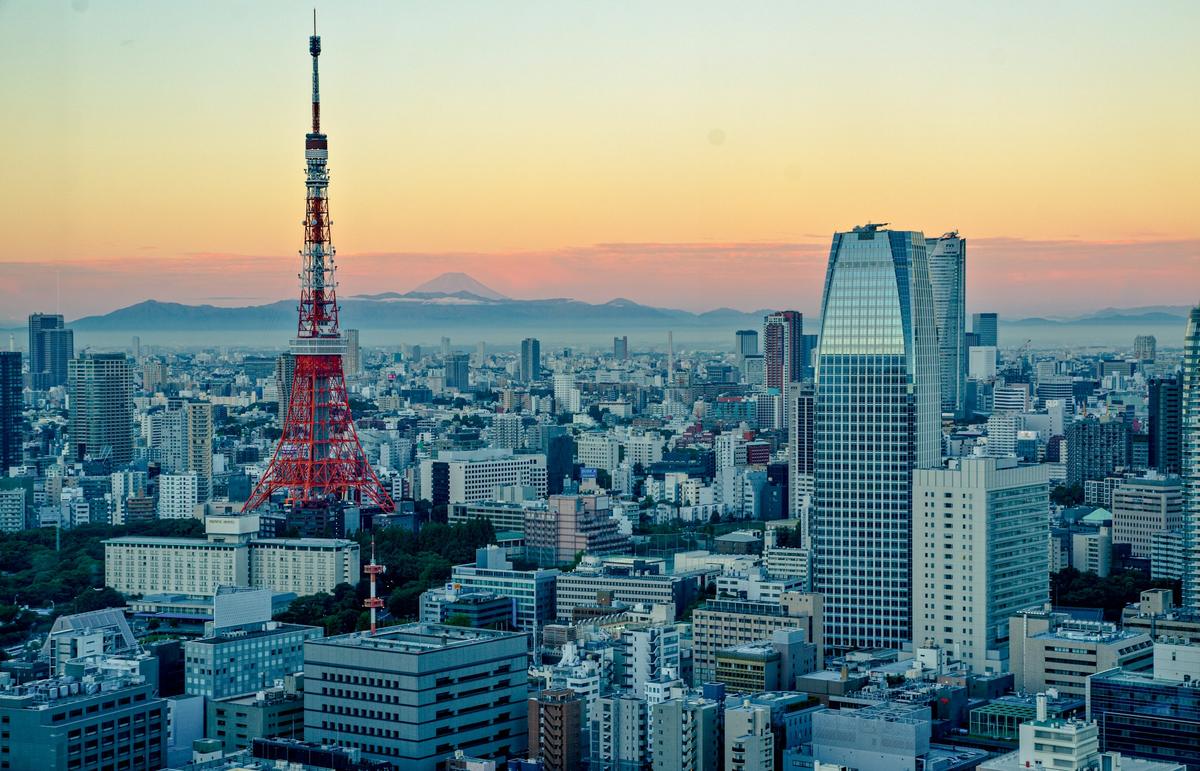 La Torre de Tokio y el Fuji, al amanecer